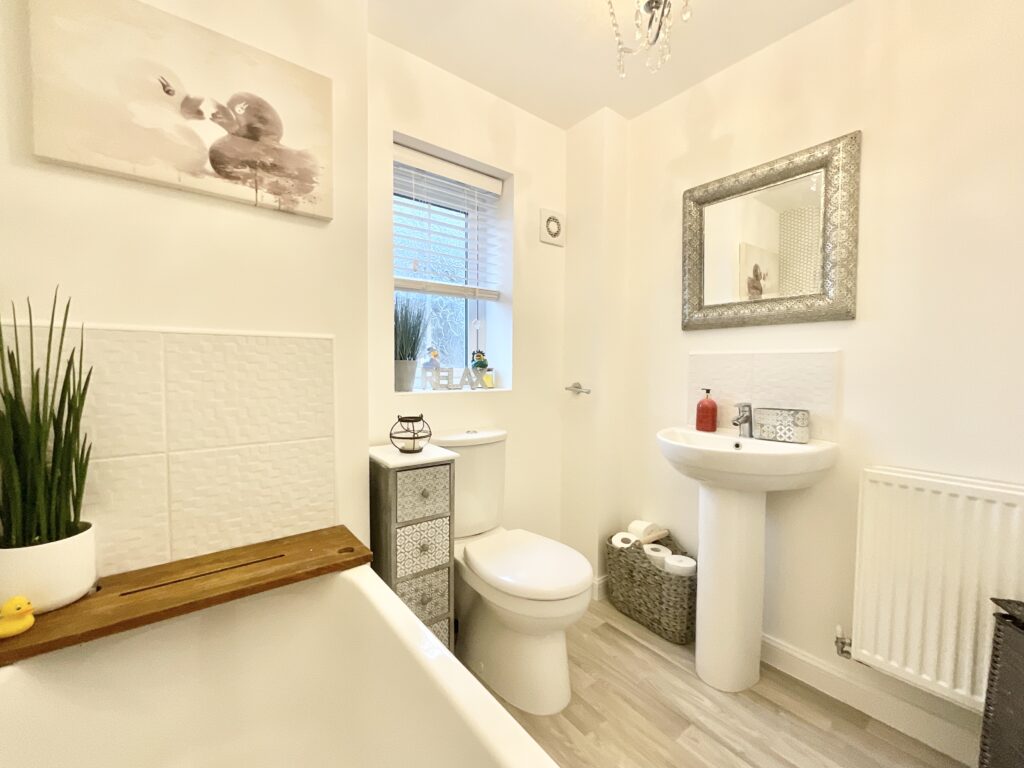 Hollingworth Close, Yarnfield, ST15