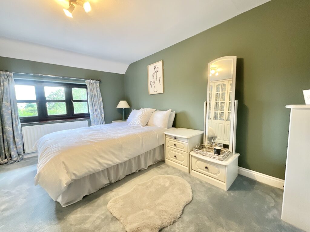 Moss Lane, Hilderstone, ST15