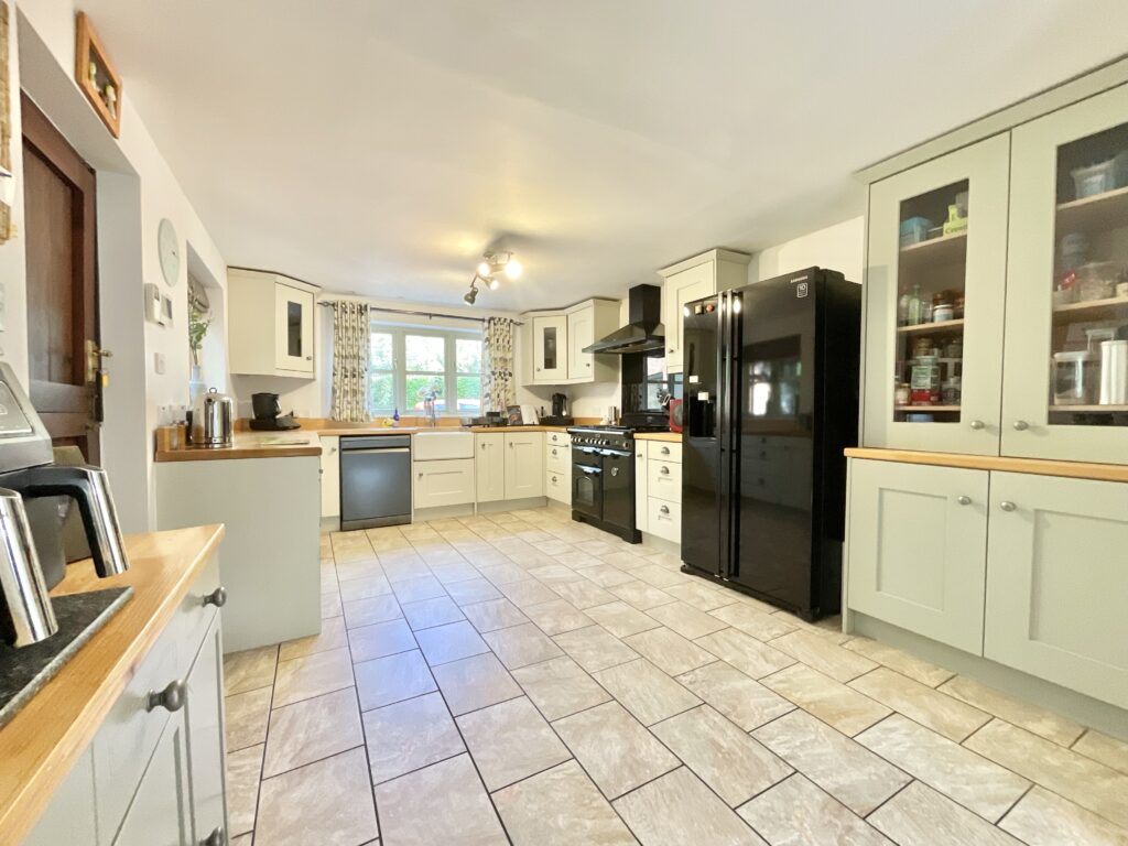 Moss Lane, Hilderstone, ST15