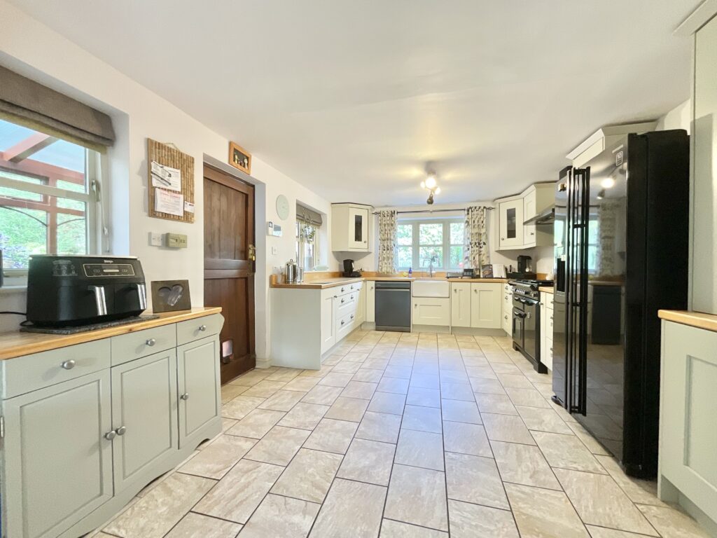 Moss Lane, Hilderstone, ST15