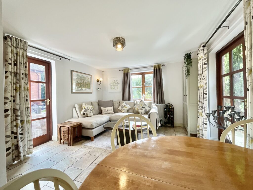 Moss Lane, Hilderstone, ST15
