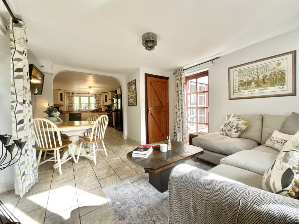 Moss Lane, Hilderstone, ST15