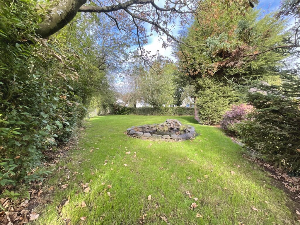 Moss Lane, Hilderstone, ST15