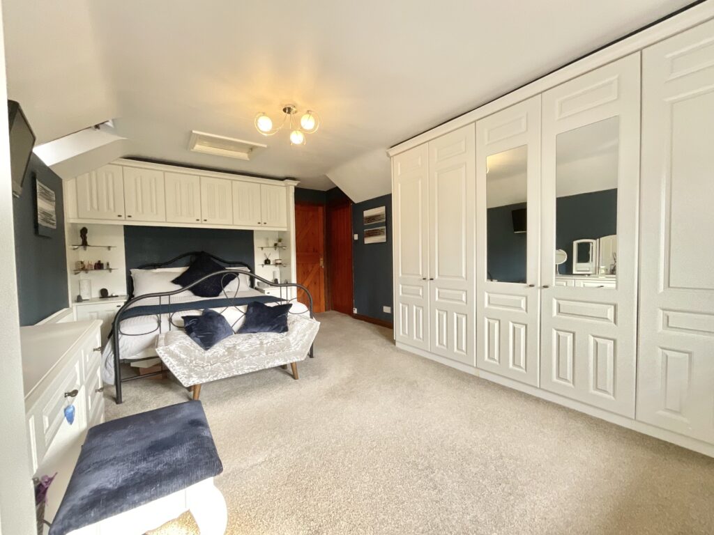 Moss Lane, Hilderstone, ST15