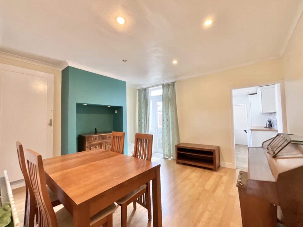 Queen Street, Cheadle, ST10