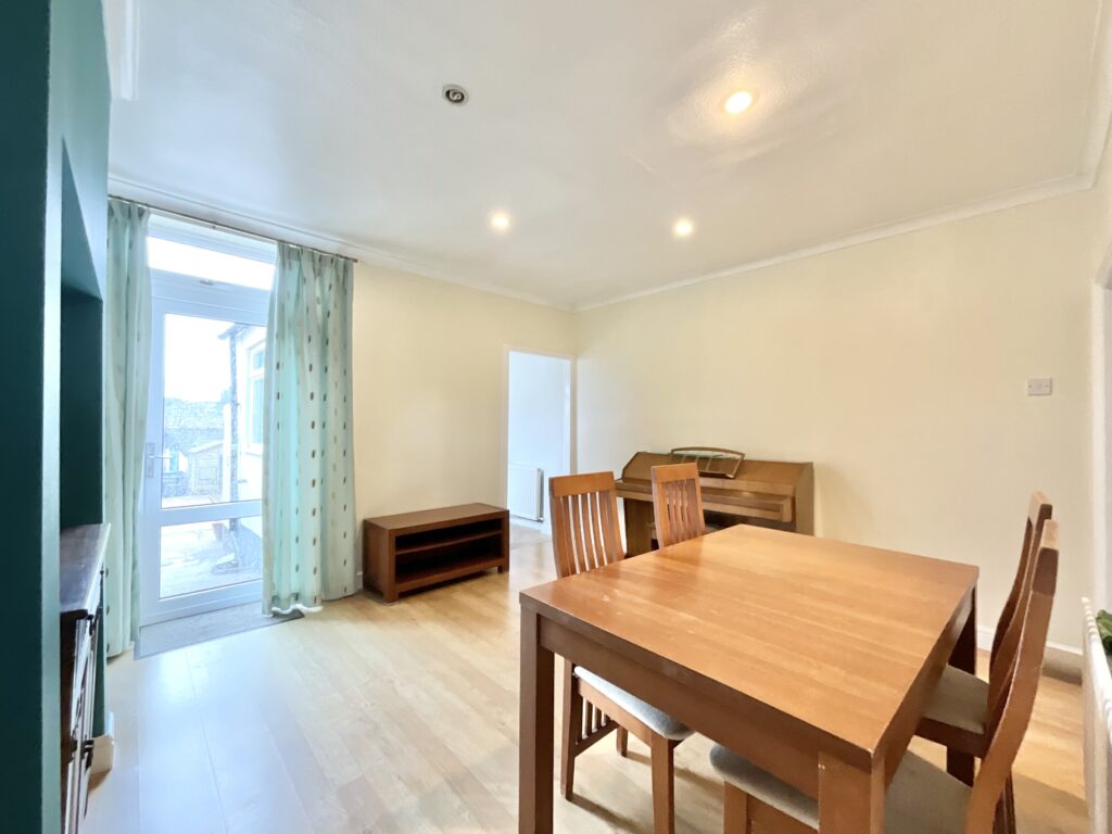 Queen Street, Cheadle, ST10