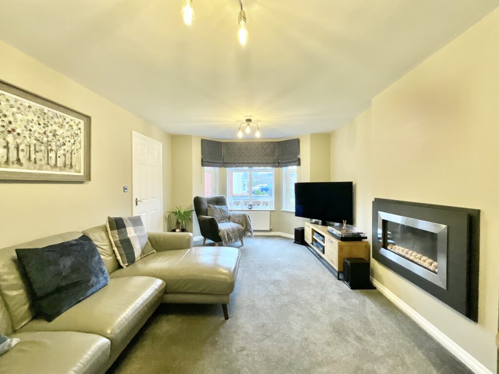 Balmoral Drive, Cheadle, ST10
