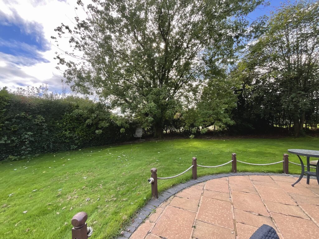 Moss Lane, Hilderstone, ST15
