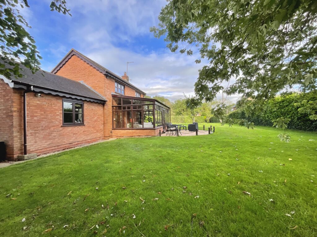 Moss Lane, Hilderstone, ST15