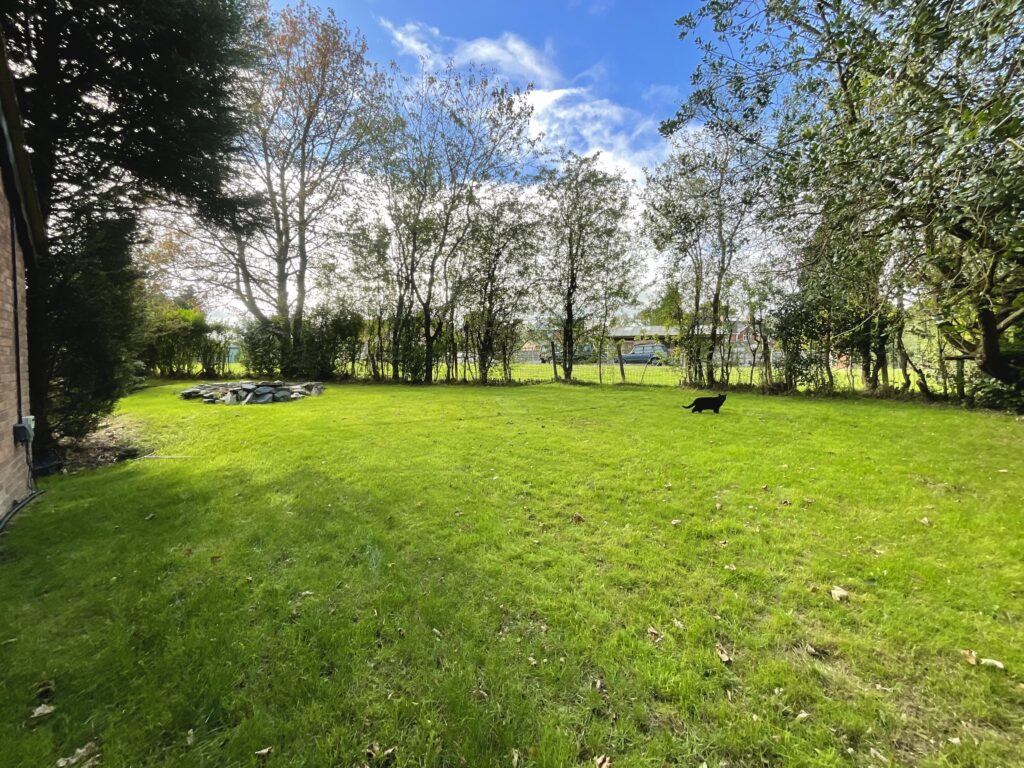 Moss Lane, Hilderstone, ST15