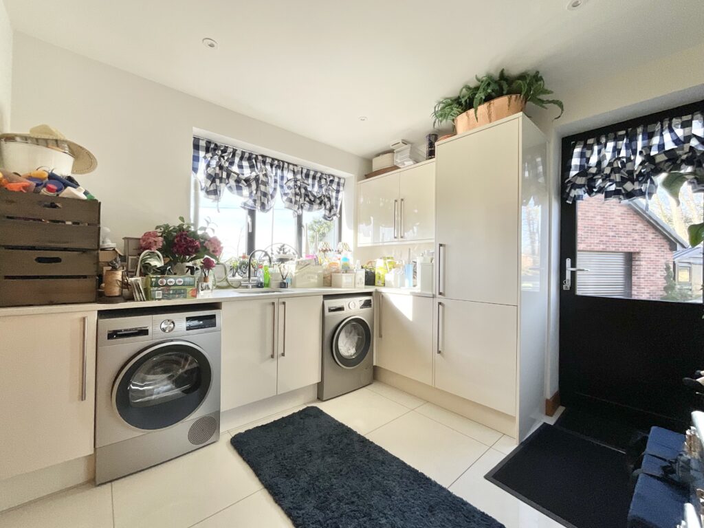 Wrenbury Road, Aston, CW5