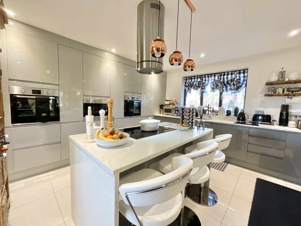 Wrenbury Road, Aston, CW5