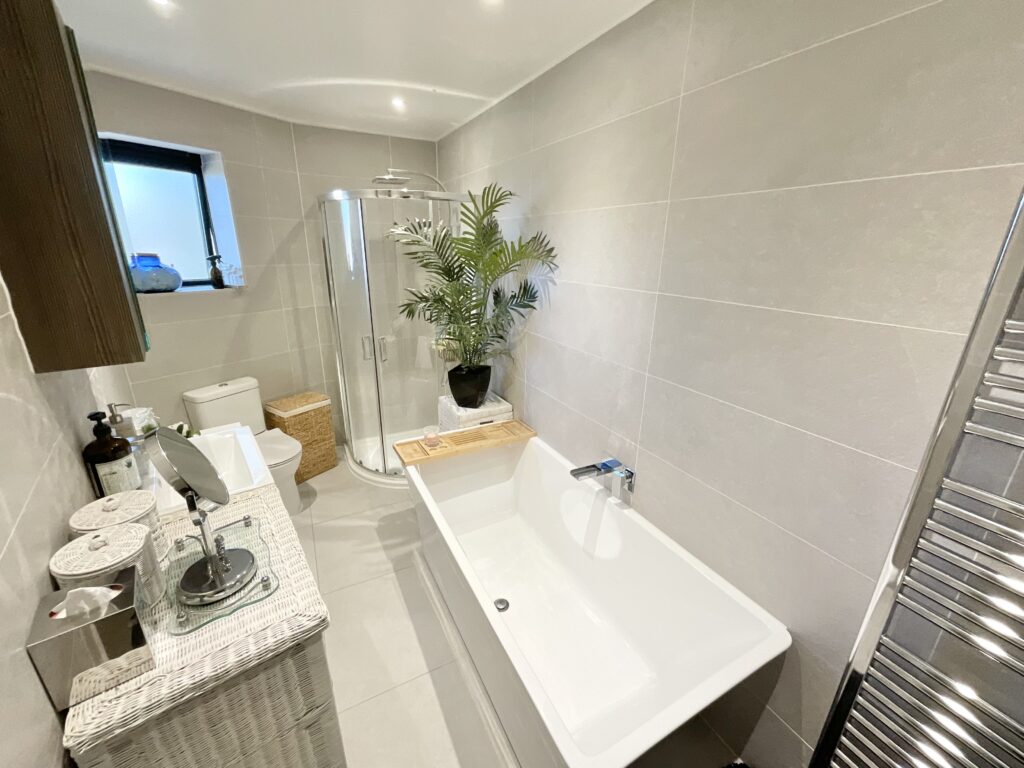 Wrenbury Road, Aston, CW5