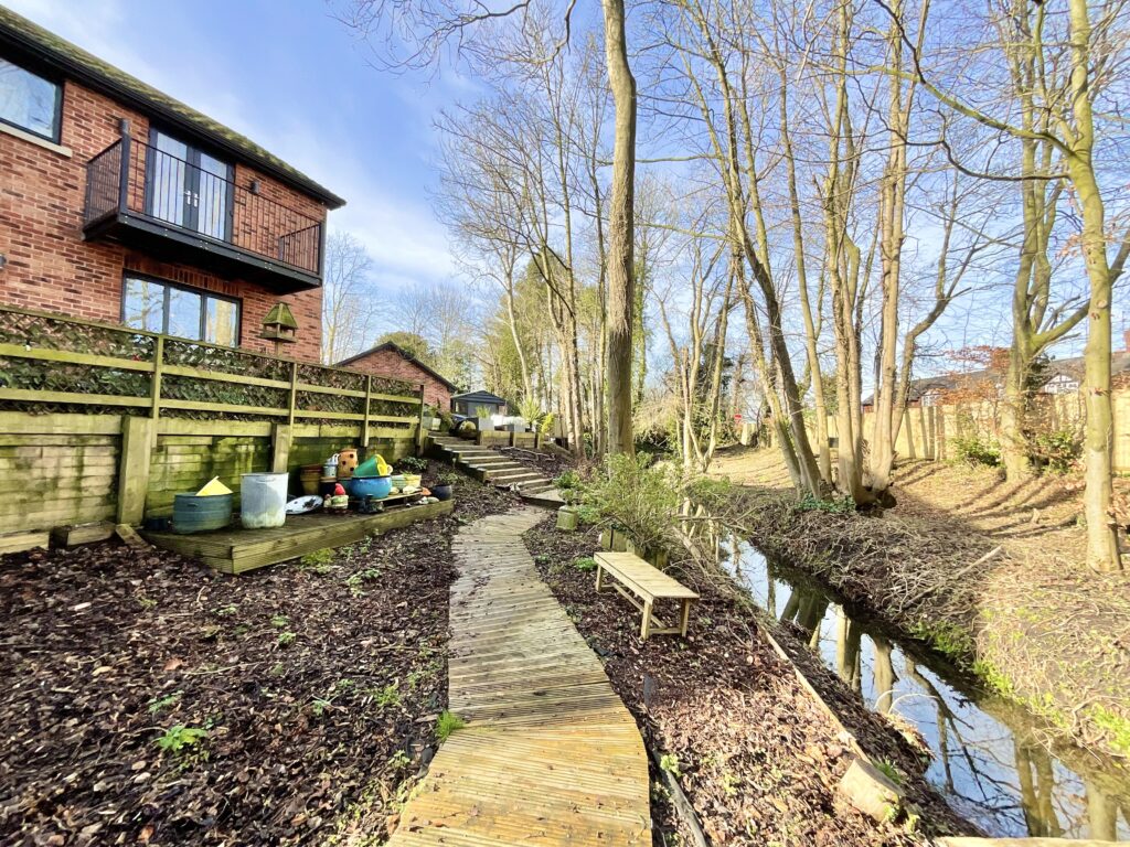 Wrenbury Road, Aston, CW5