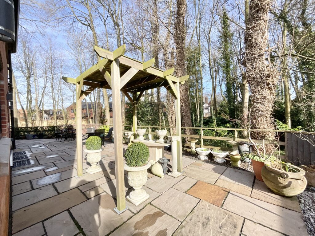 Wrenbury Road, Aston, CW5