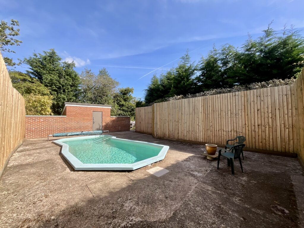 Coton, Milwich, ST18