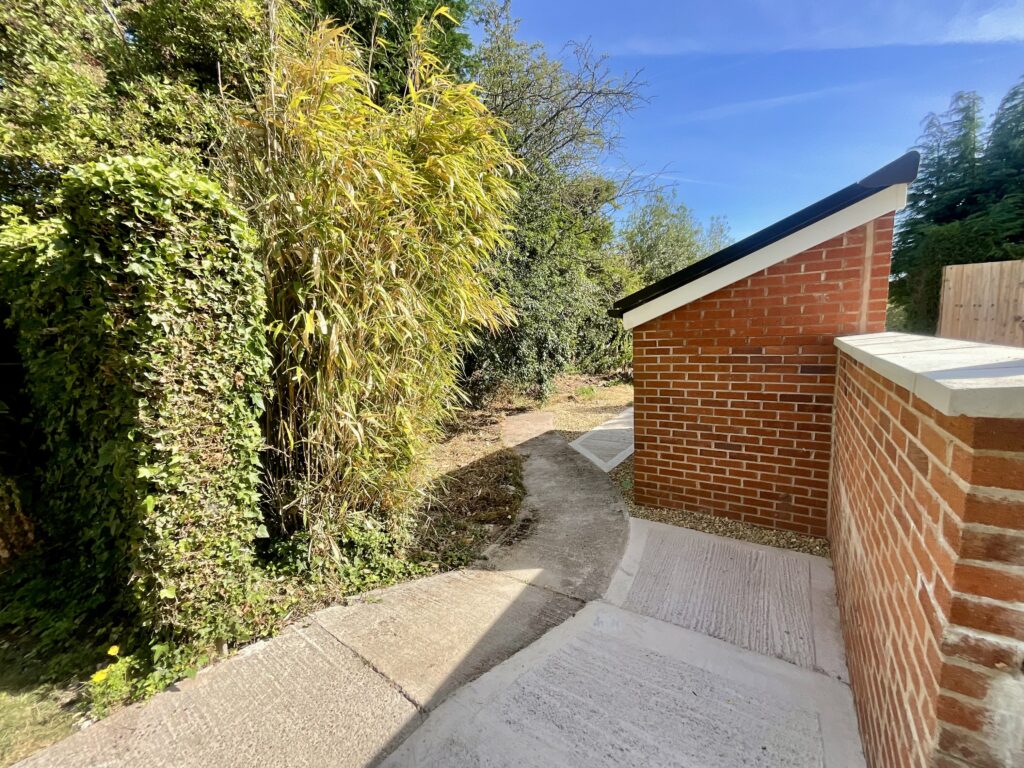 Coton, Milwich, ST18