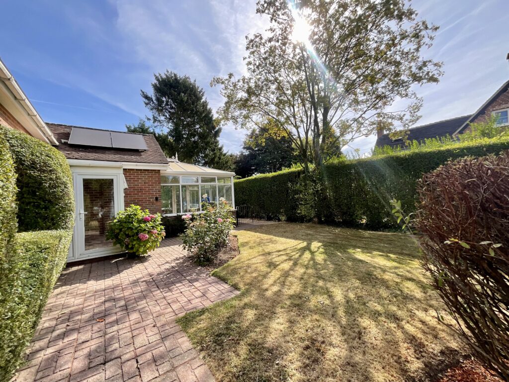 Coton, Milwich, ST18