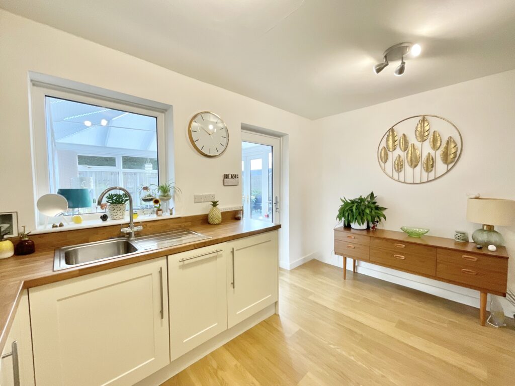 Crompton Grove, Stoke-On-Trent, ST4