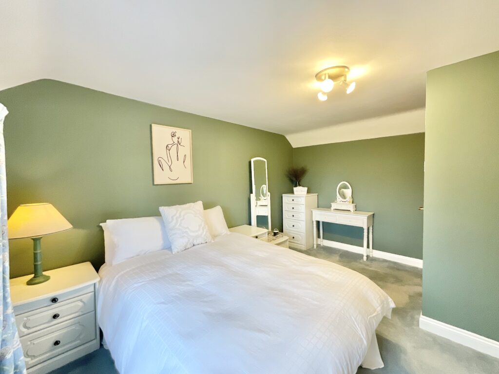 Moss Lane, Hilderstone, ST15