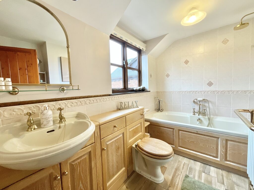 Moss Lane, Hilderstone, ST15