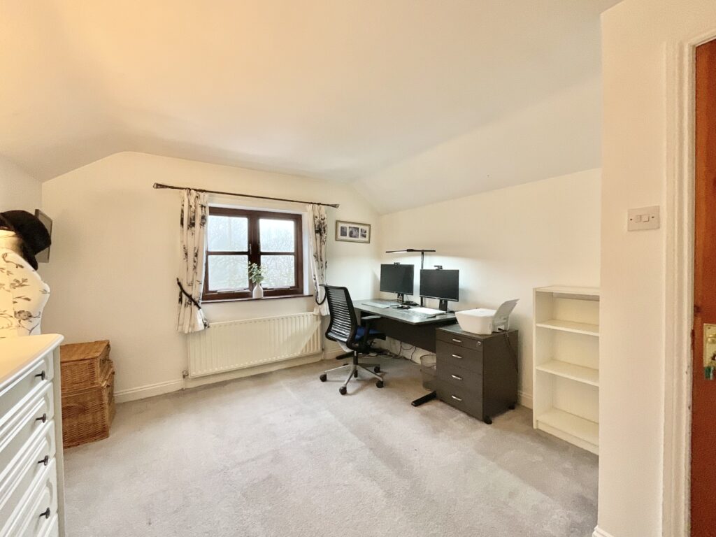 Moss Lane, Hilderstone, ST15