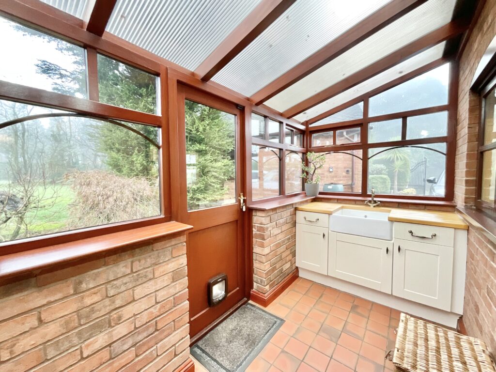 Moss Lane, Hilderstone, ST15