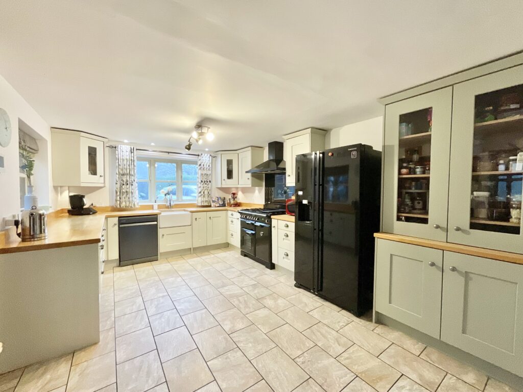 Moss Lane, Hilderstone, ST15