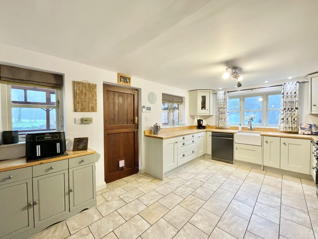 Moss Lane, Hilderstone, ST15