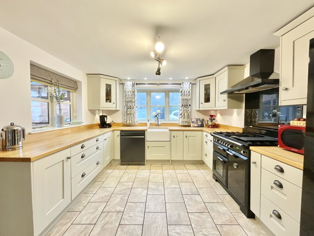 Moss Lane, Hilderstone, ST15