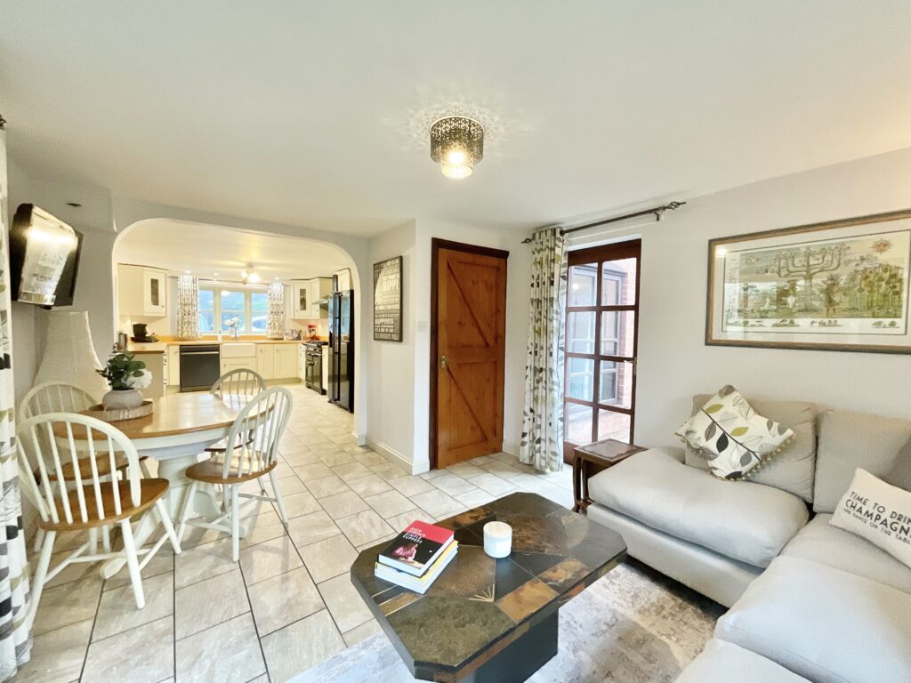 Moss Lane, Hilderstone, ST15