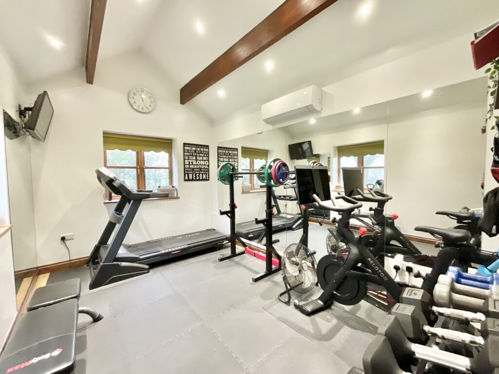 Moss Lane, Hilderstone, ST15