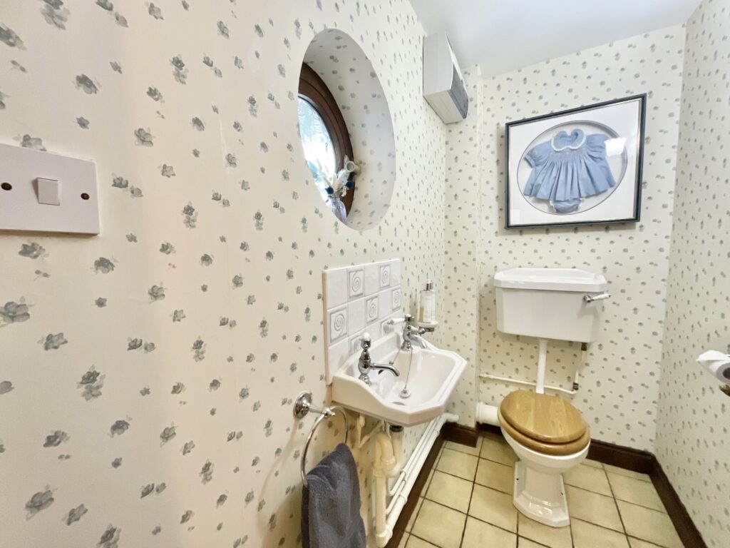 Moss Lane, Hilderstone, ST15