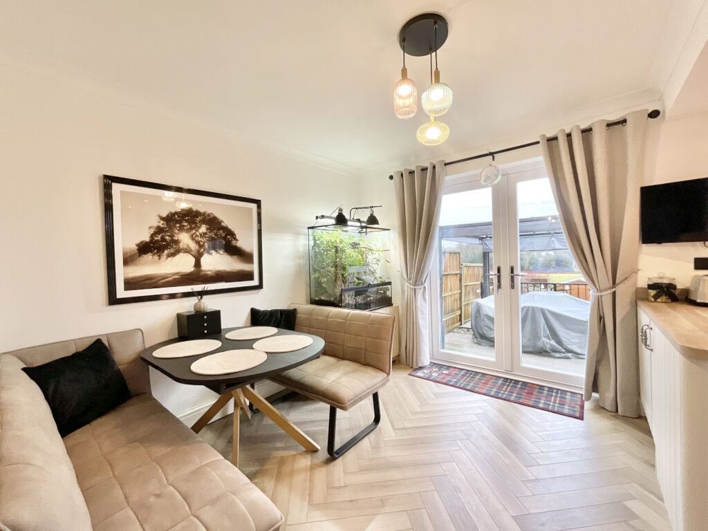 Hanchurch Crossroad, Newcastle, ST5