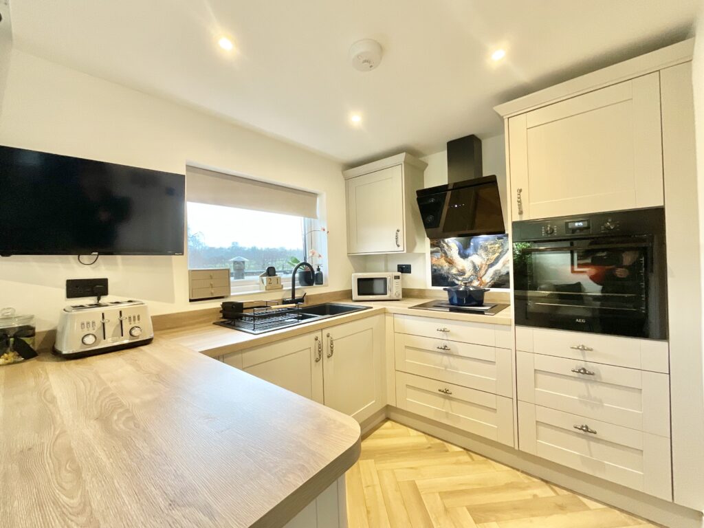 Hanchurch Crossroad, Newcastle, ST5