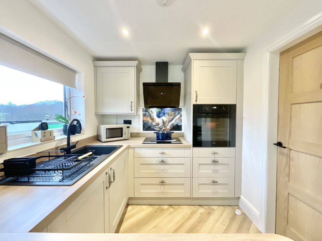 Hanchurch Crossroad, Newcastle, ST5