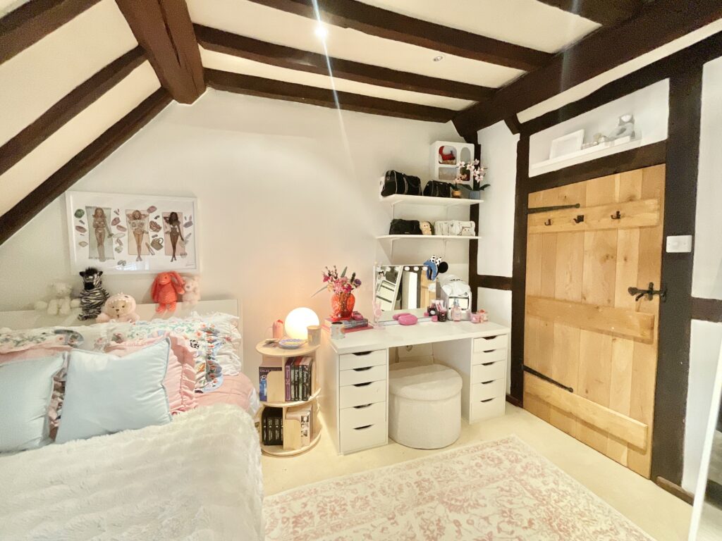 Smithy Lane, Bradley, ST18