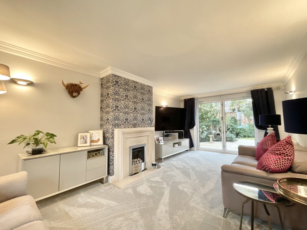 Springwater Drive, Weston, CW2