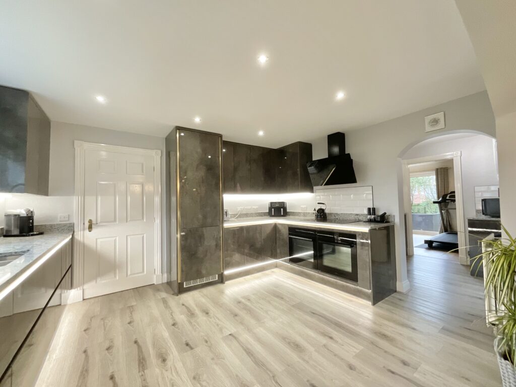 Springwater Drive, Weston, CW2