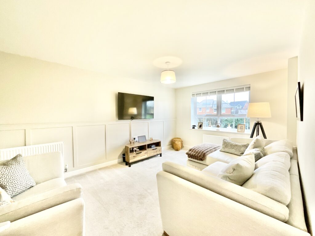 Dowling Road, Uttoxeter, ST14