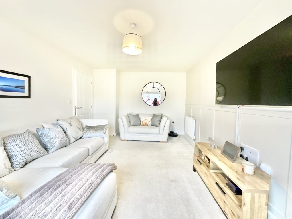 Dowling Road, Uttoxeter, ST14