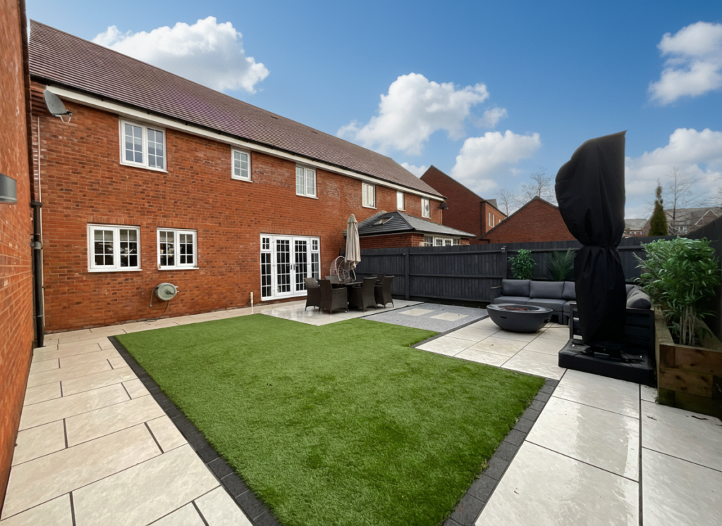 Cornucopia Grove, Barlaston, ST12