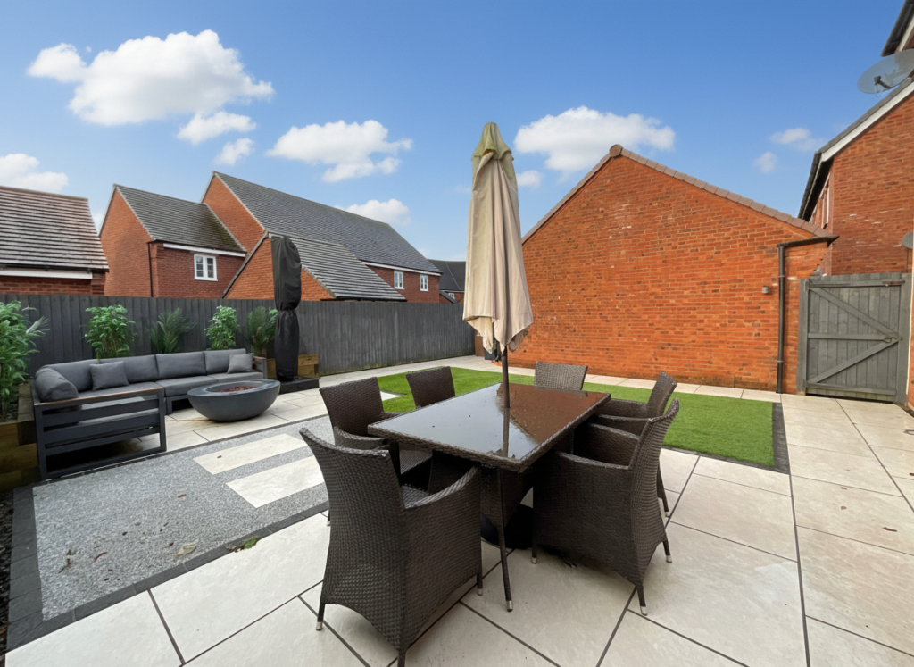 Cornucopia Grove, Barlaston, ST12