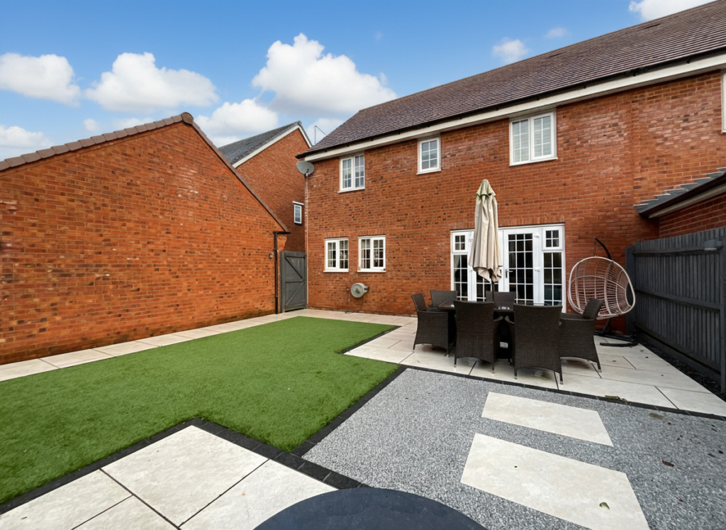 Cornucopia Grove, Barlaston, ST12