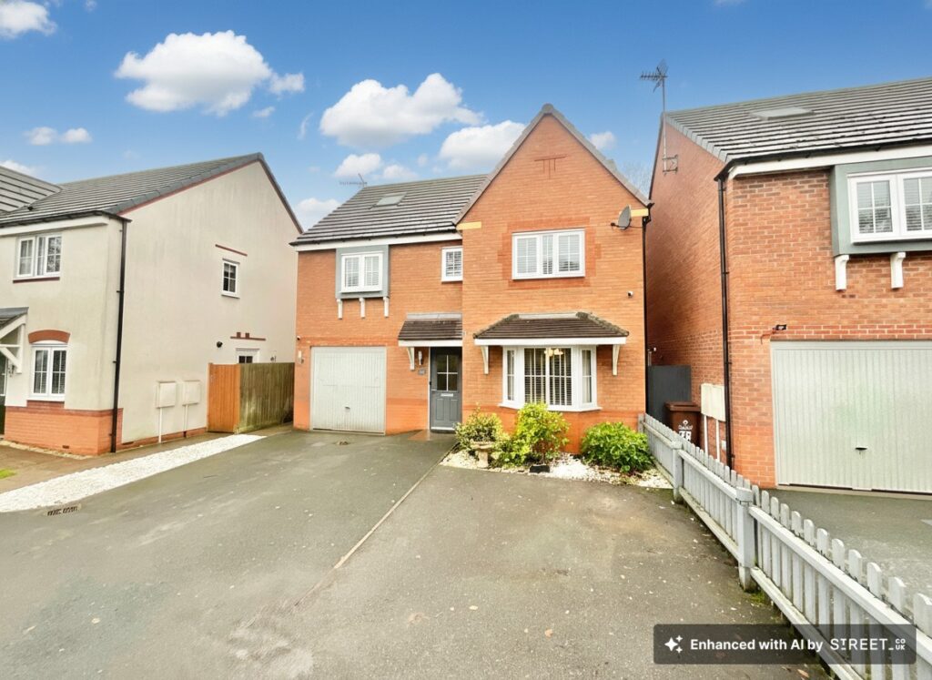 Hollingworth Close, Yarnfield, ST15