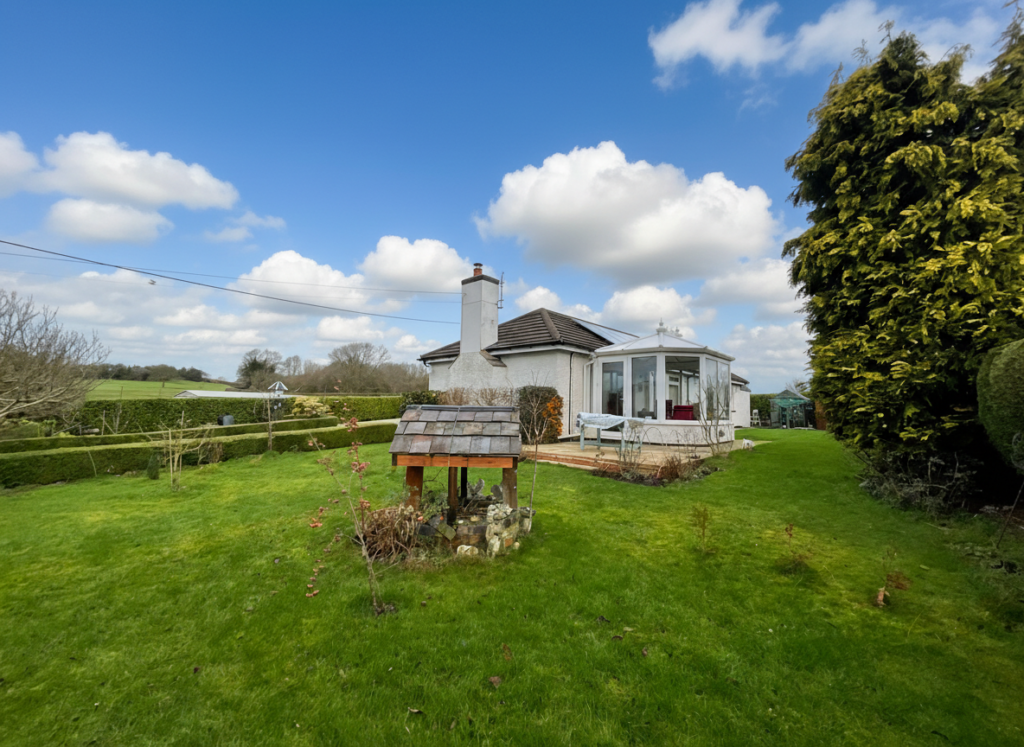 Old Road, Oulton Heath, ST15