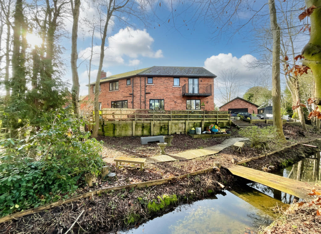 Wrenbury Road, Aston, CW5