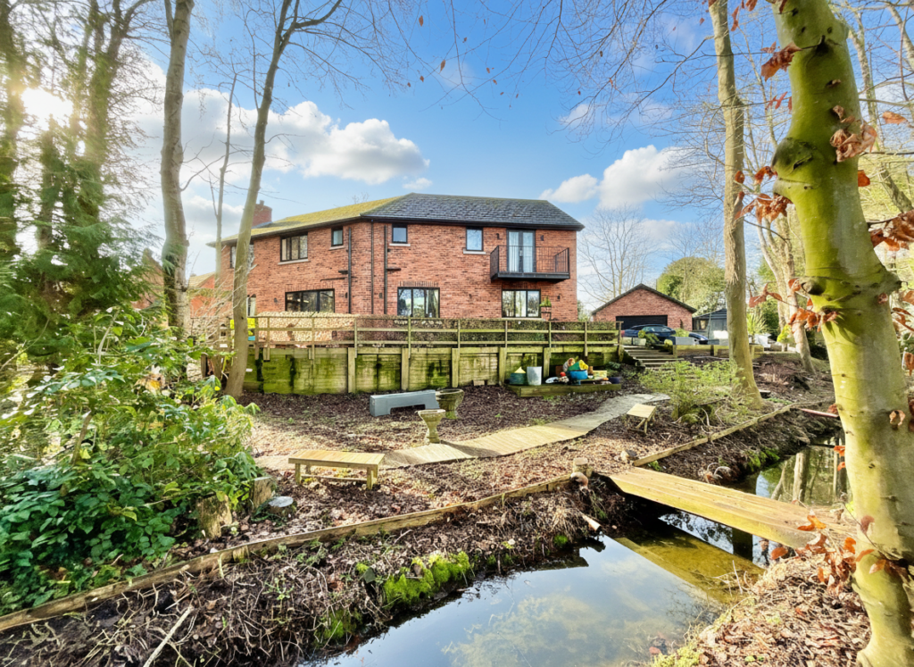 Wrenbury Road, Aston, CW5