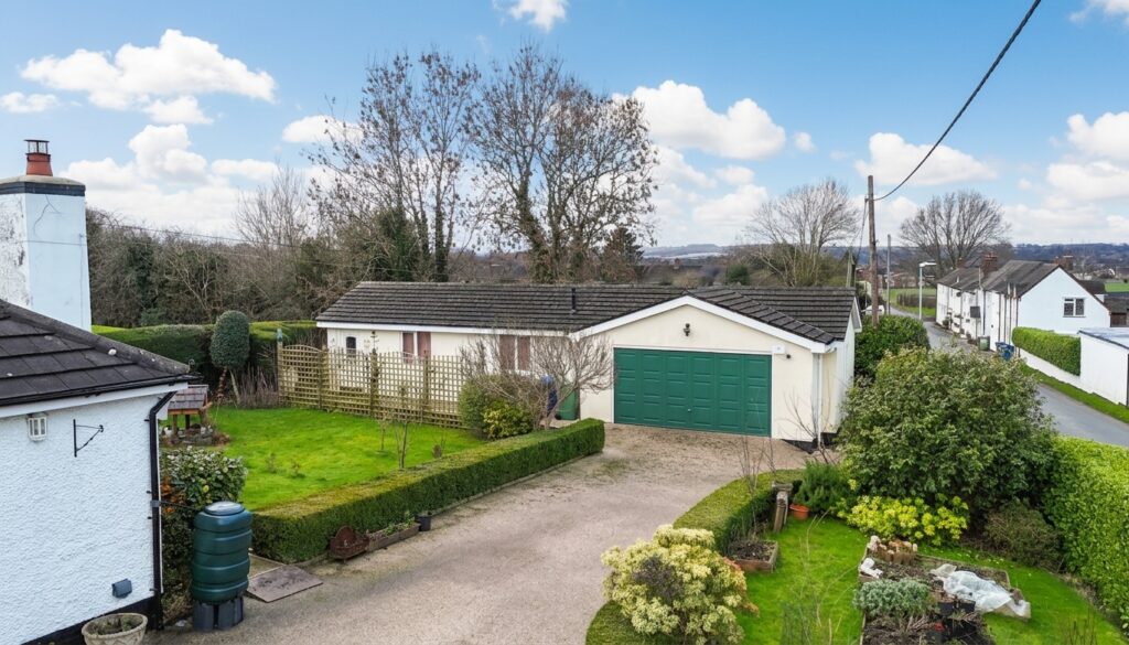 Old Road, Oulton Heath, ST15