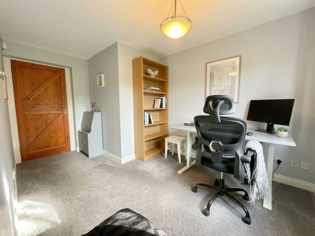 Moss Lane, Hilderstone, ST15